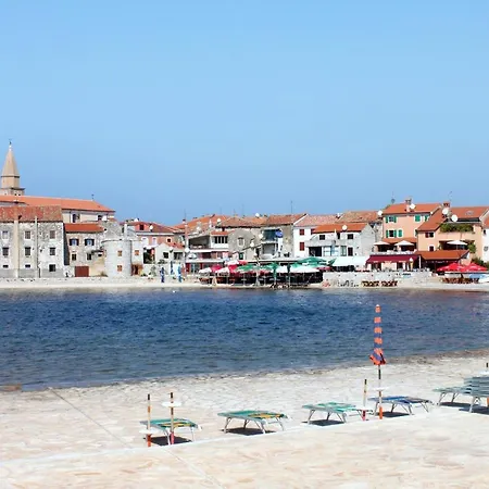 With A Parking Space - 7058 Umag