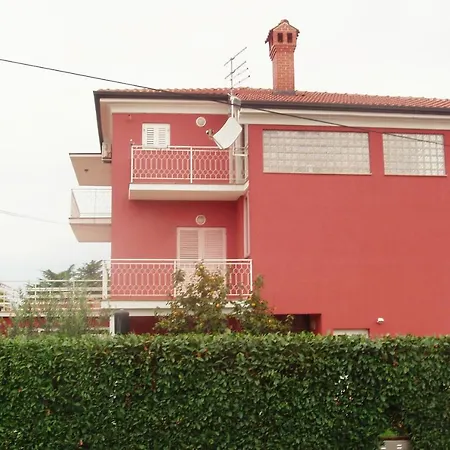 Apartment With A Parking Space - 7058 Umag